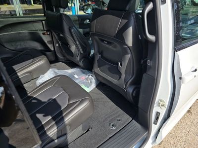 2026 Chrysler Pacifica — photo 33 view