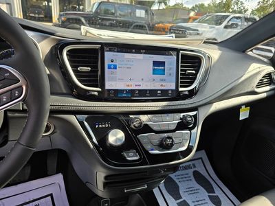 2026 Chrysler Pacifica — photo 22 view