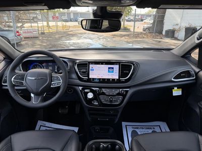 2026 Chrysler Pacifica — photo 35 view