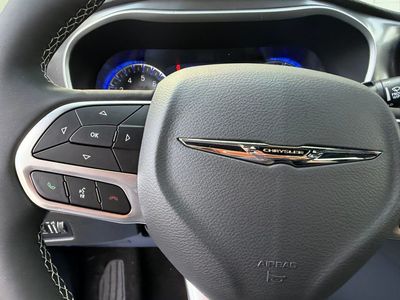 2026 Chrysler Pacifica — photo 18 view
