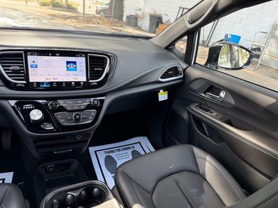 2026 Chrysler Pacifica — photo 37 view