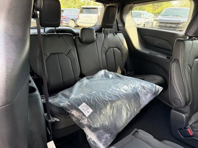 2026 Chrysler Pacifica — photo 32 view