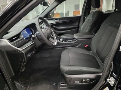 2025 Jeep Grand Cherokee - Photo 15