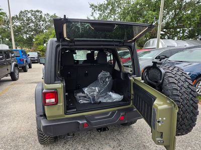 2025 Jeep Wrangler - Photo 34