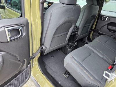 2025 Jeep Wrangler - Photo 27