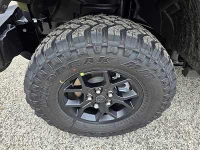 2025 Jeep Wrangler - Photo 9