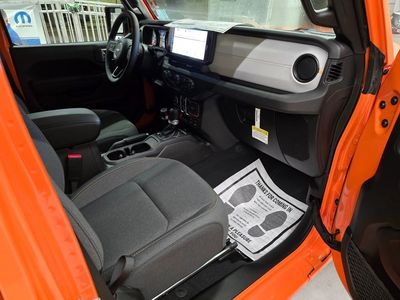 2025 Jeep Gladiator - Photo 31