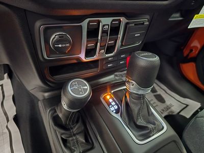 2025 Jeep Gladiator - Photo 28