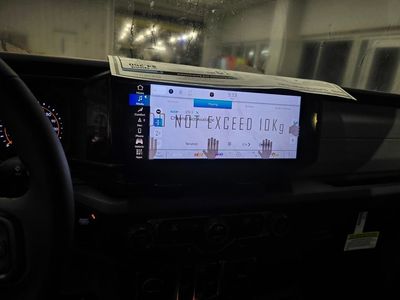 2025 Jeep Gladiator - Photo 22