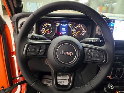 2025 Jeep Gladiator - Photo 18