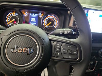 2025 Jeep Gladiator - Photo 20