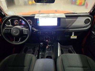 2025 Jeep Gladiator - Photo 34