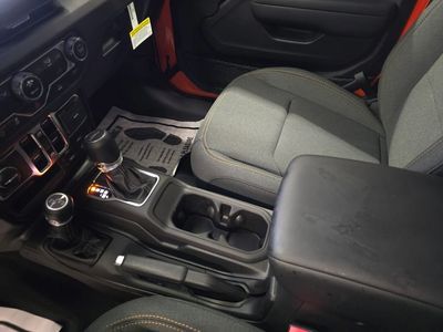2025 Jeep Gladiator - Photo 25