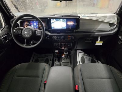 2025 Jeep Wrangler - Photo 31
