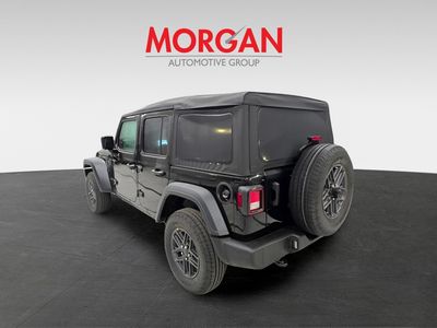 2025 Jeep Wrangler - Photo 4