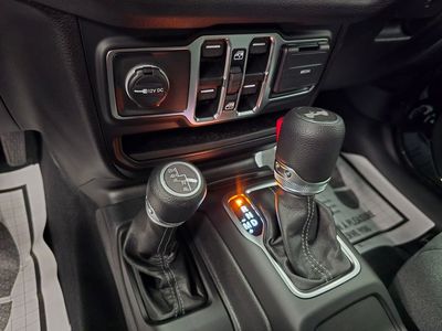 2025 Jeep Wrangler - Photo 25