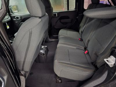 2025 Jeep Wrangler - Photo 27