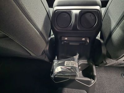 2025 Jeep Wrangler - Photo 30