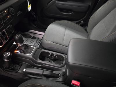 2025 Jeep Wrangler - Photo 22