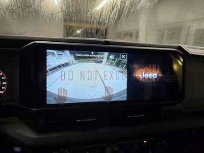 2025 Jeep Wrangler - Photo 21