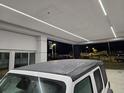 2025 Jeep Wrangler - Photo 10
