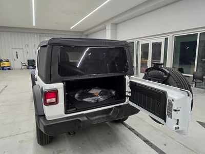 2025 Jeep Wrangler - Photo 33