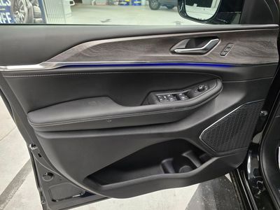 2025 Jeep Grand Cherokee - Photo 13