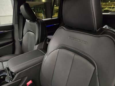 2025 Jeep Grand Cherokee - Photo 17