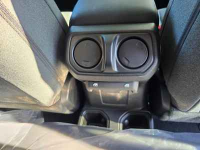 2025 Jeep Wrangler - Photo 30