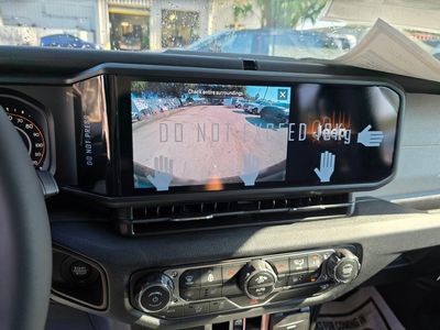 2025 Jeep Wrangler - Photo 21