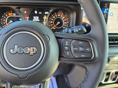 2025 Jeep Wrangler - Photo 18