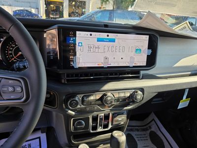 2025 Jeep Wrangler - Photo 20
