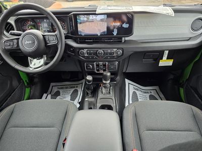 2026 Jeep Gladiator — photo 32 view