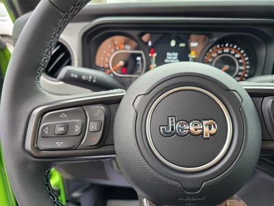 2026 Jeep Gladiator — photo 18 view