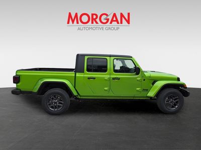 2026 Jeep Gladiator — photo 8 view