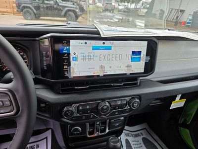 2026 Jeep Gladiator — photo 21 view