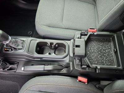 2025 Jeep Wrangler — photo 24 view