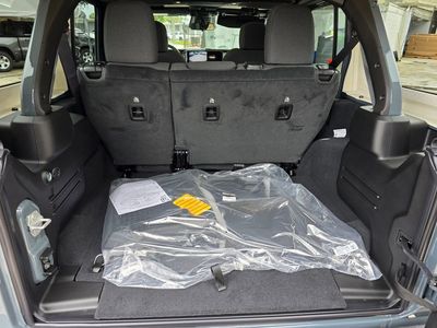 2025 Jeep Wrangler — photo 29 view