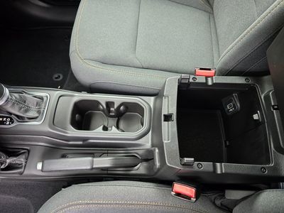 2025 Jeep Wrangler — photo 25 view