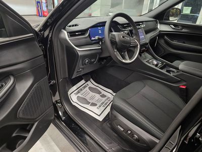 2025 Jeep Grand Cherokee - Photo 14