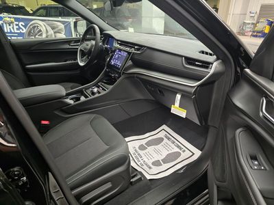 2025 Jeep Grand Cherokee - Photo 29