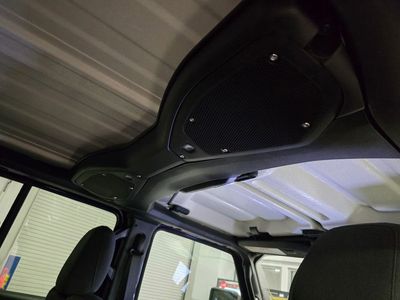 2026 Jeep Wrangler - Photo 37