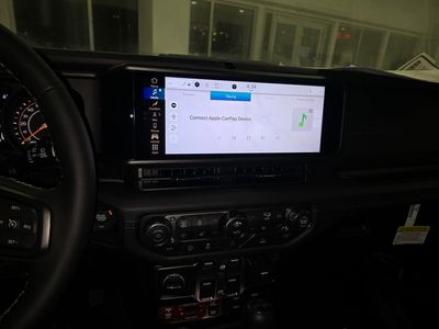 2026 Jeep Wrangler - Photo 23