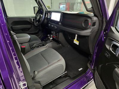 2026 Jeep Wrangler - Photo 33