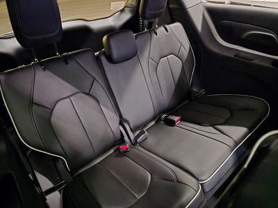 2026 Chrysler Pacifica - Photo 34
