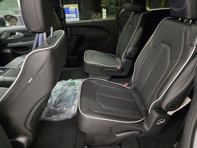 2026 Chrysler Pacifica - Photo 30