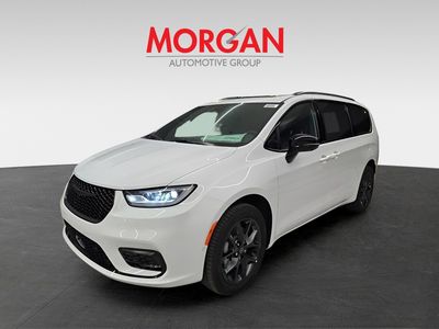 2026 Chrysler Pacifica - Photo 2