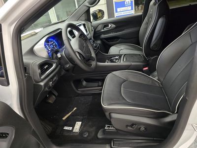 2026 Chrysler Pacifica - Photo 17