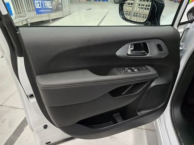 2026 Chrysler Pacifica - Photo 14
