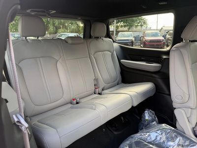2026 Jeep Grand Wagoneer - Photo 34